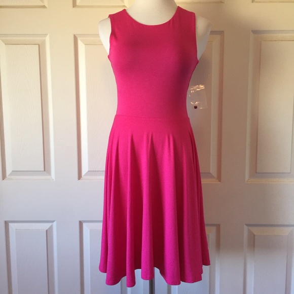 Cynthia Rowley Dresses & Skirts - CYNTHIA ROWLEY FIT AND FLARE DRESS