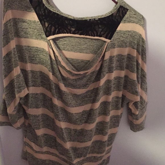 An IZ Byer shirt - Picture 2 of 2