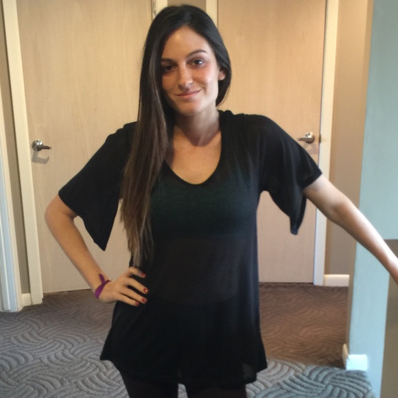Black short sleeve t shirt