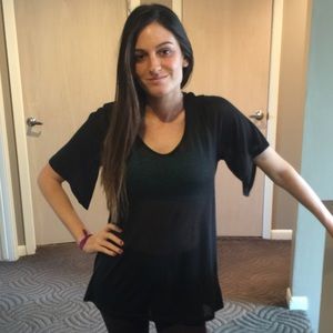 Black short sleeve t shirt