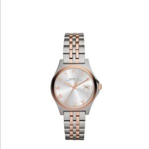 Marc Jacobs slim rose gold