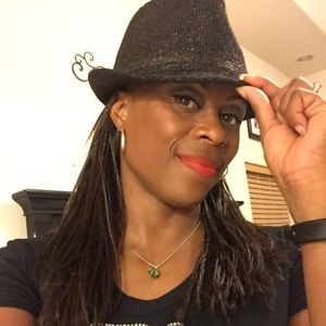 Meet your Posher, C-mynt