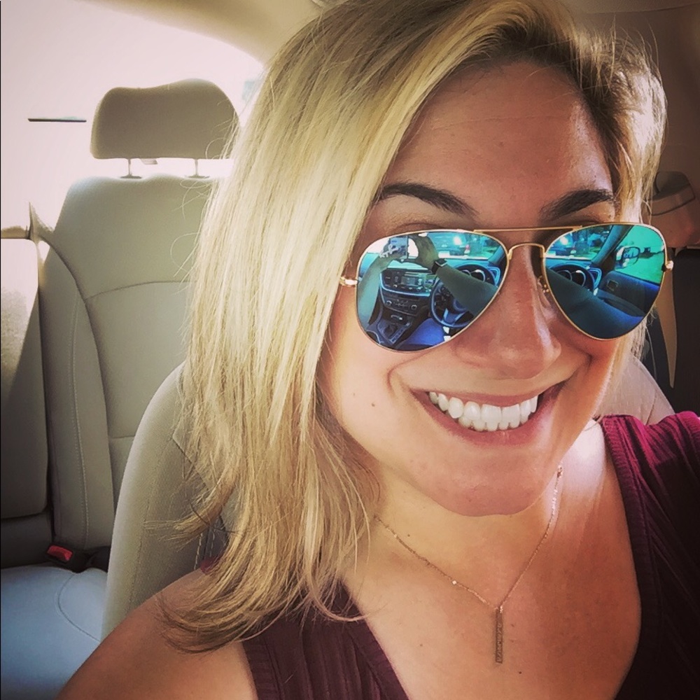 Meet your Posher, Rachel