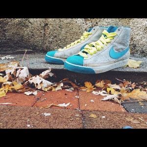 Women's High-top Nike Sneakers