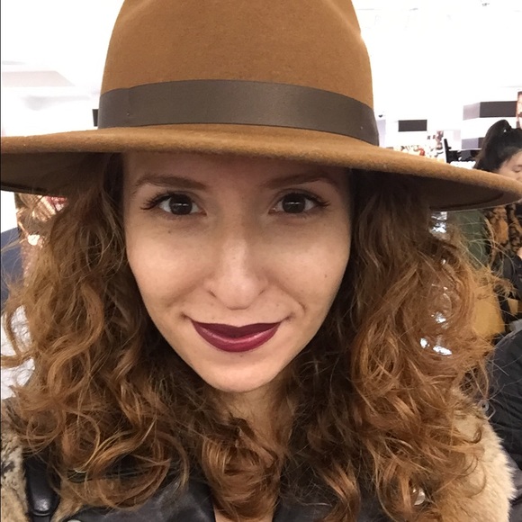 Meet your Posher, Joanna