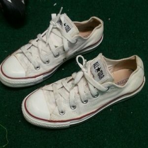 White Converse All Star Chuck Taylor size 4