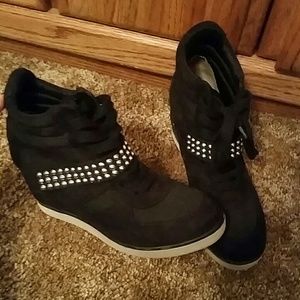 Wedge sneakers