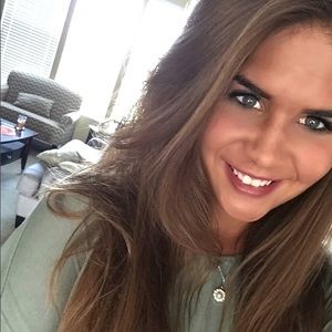 Meet your Posher, Carrie ann