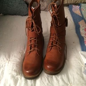 Boots, never been worn! Size 10, true to size.