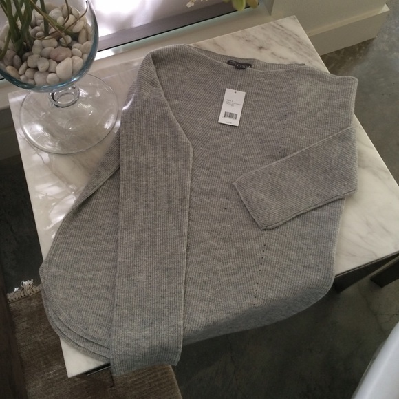 Vince Sweaters - NWT VINCE 100% Cashmere Sweater