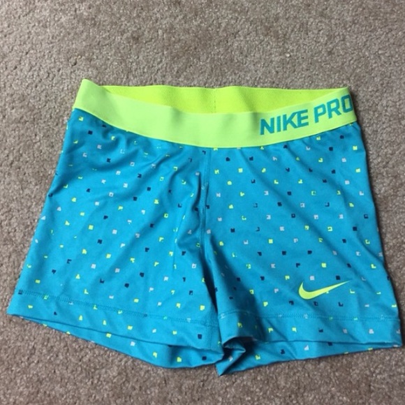 Nike Pro Shorts w Unique Print - Picture 2 of 4