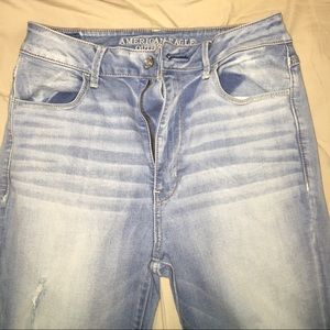 Ripped light denim jeggings!