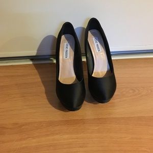 Black fabric bling bling on the heels