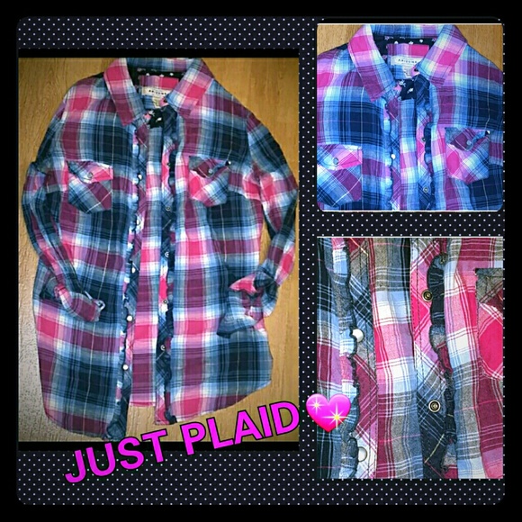 ❌SOLD Pink blue Medium plaid button  collar shirt