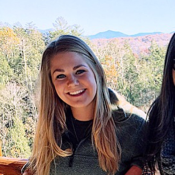 Meet your Posher, Laura