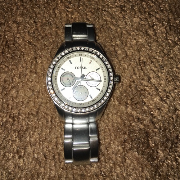 !!Silver Fossil Watch!! SOMEONE BUY!!