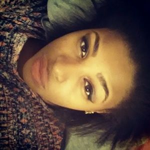 Meet your Posher, Kaila