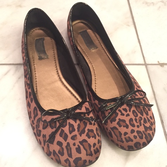 American Eagle Leopard flats