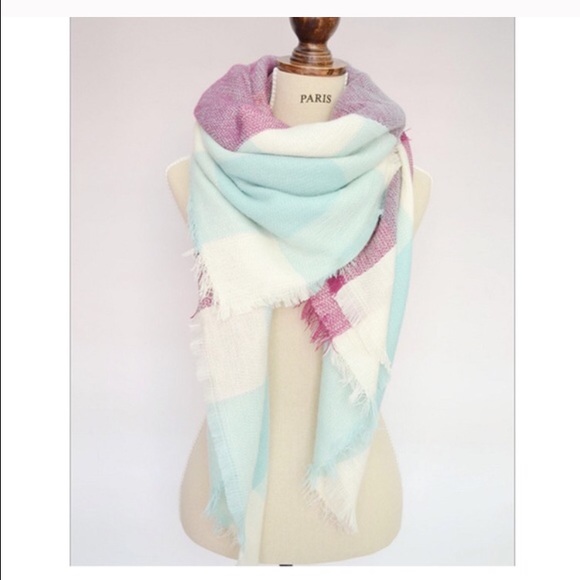 Purple Blanket Scarf - Picture 2 of 4