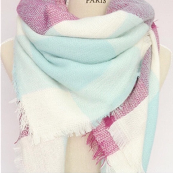 Purple Blanket Scarf - Picture 3 of 4