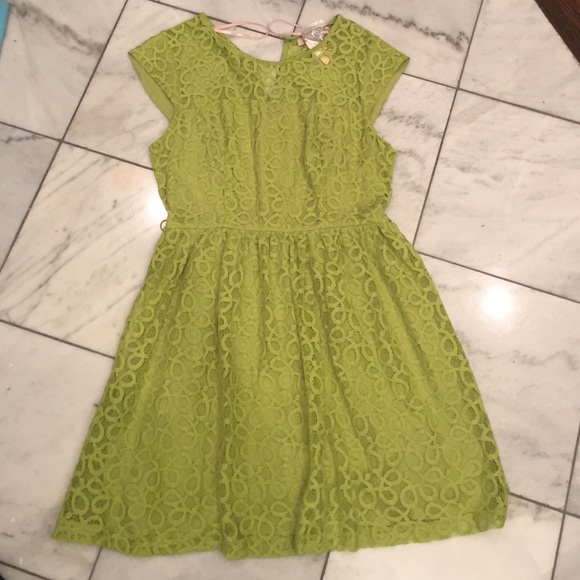 Green lace dress