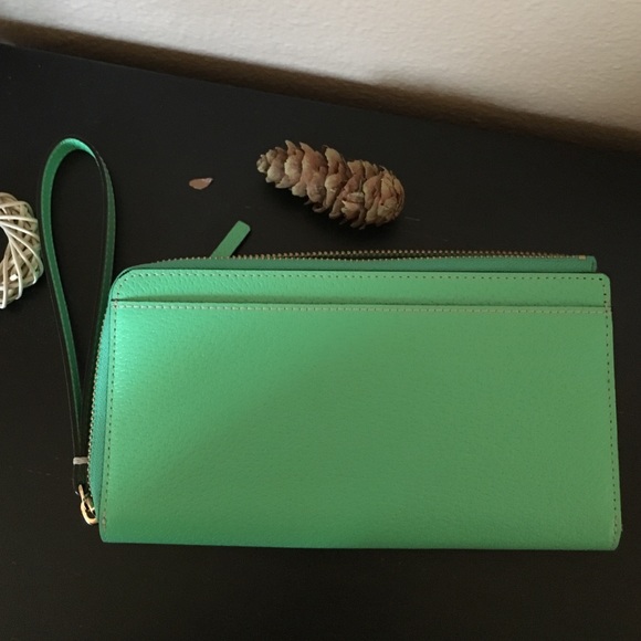🍀BNWT green Kate Spade Wallet/Wristlet🍀 - Picture 4 of 4