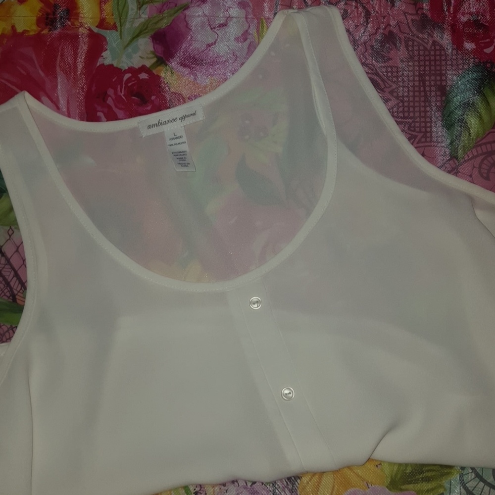 White crop top❄