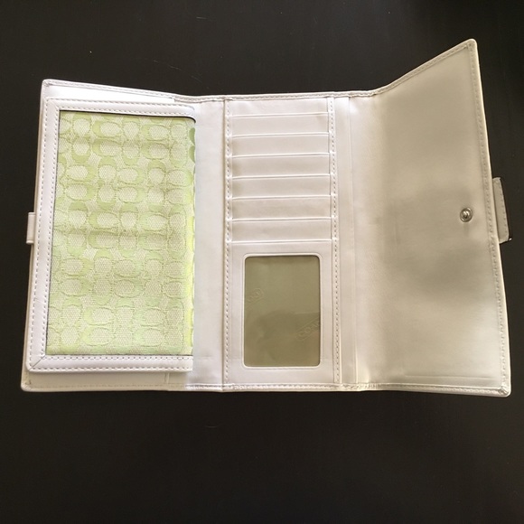 Authentic Coach checkbook wallet - Picture 2 of 3