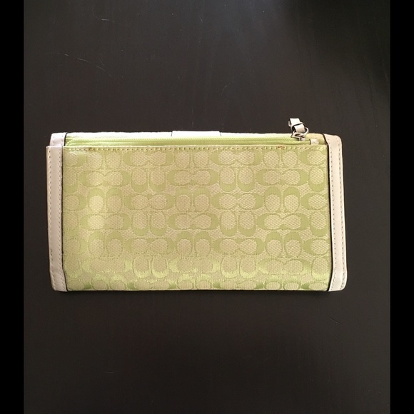 Authentic Coach checkbook wallet - Picture 3 of 3