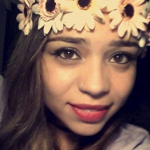 Meet your Posher, Leslie