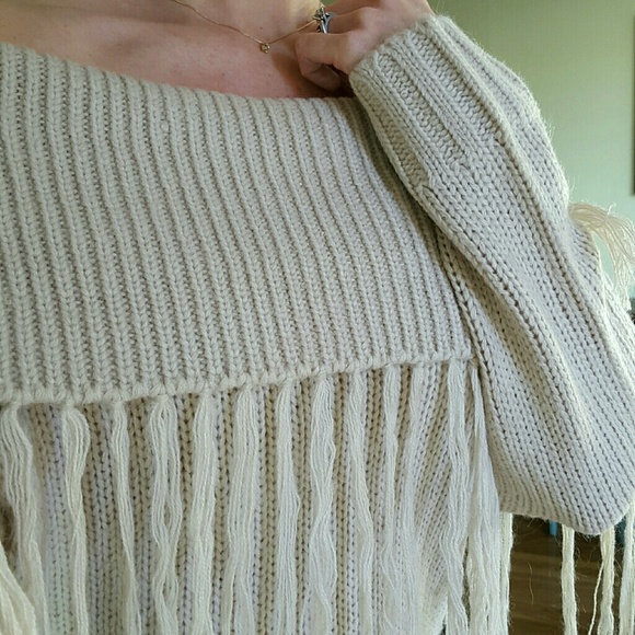 RESERVED BCBG Off The Shoulder Top - Picture 2 of 4