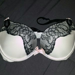 Pludge VS White Bra