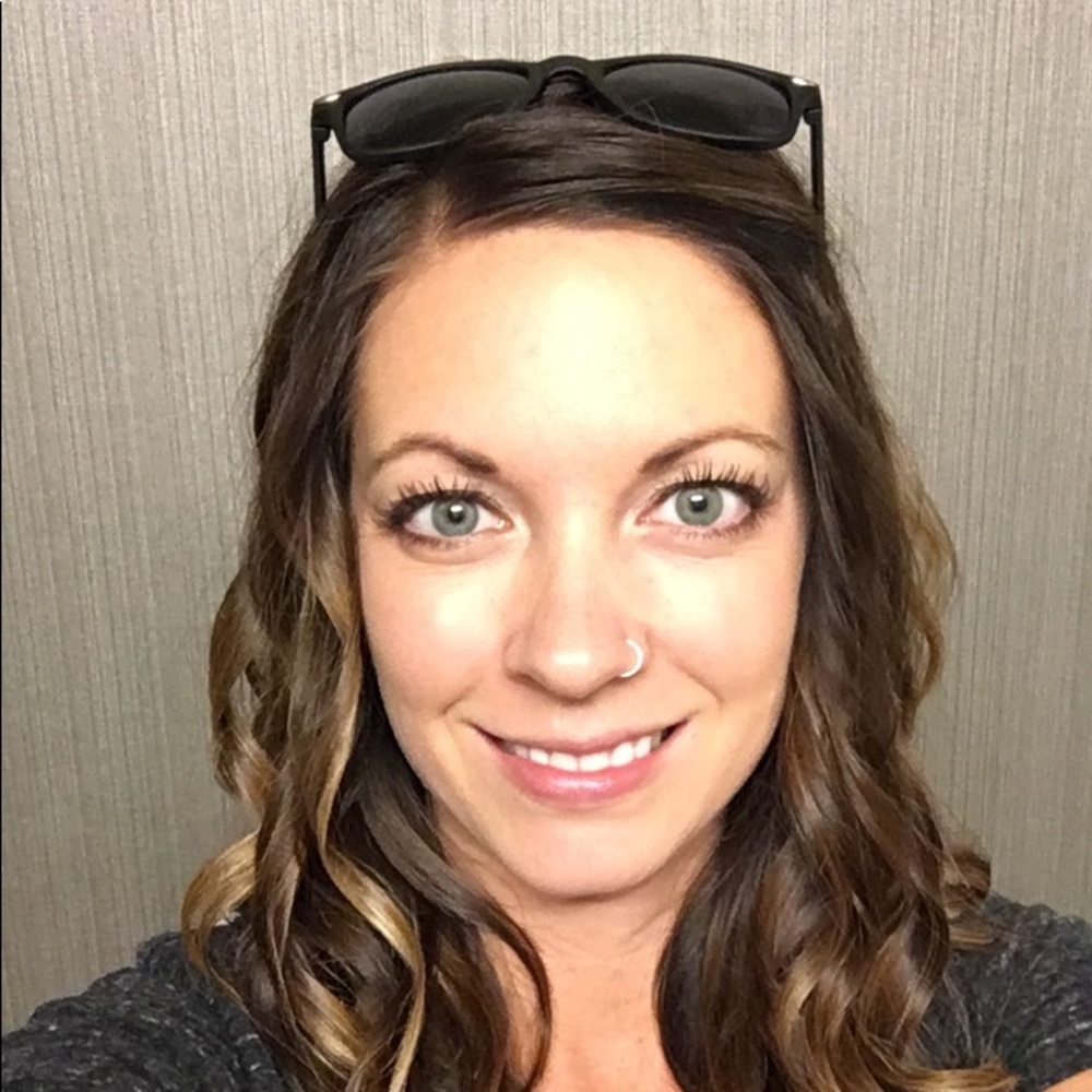 Meet your Posher, Laura