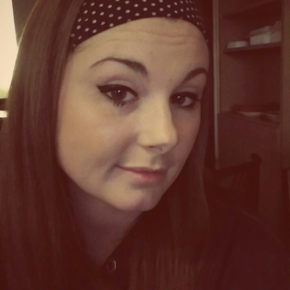 Meet your Posher, Erica - Picture 1 of 1