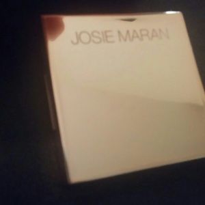 Josie Maran blush in Blossom