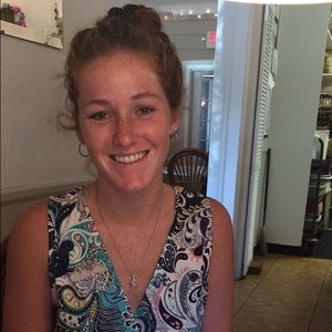 Meet your Posher, Alexis