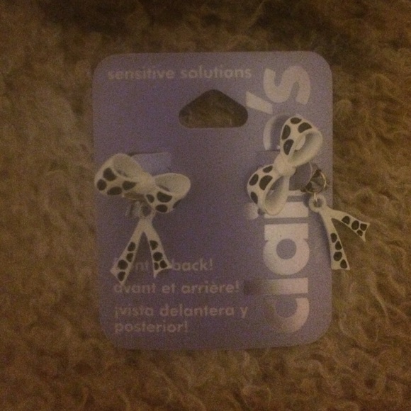 Claire's front & back earrings - Picture 1 of 1