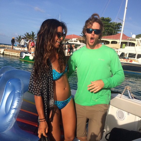 Meet your Posher, Deena - Picture 2 of 2