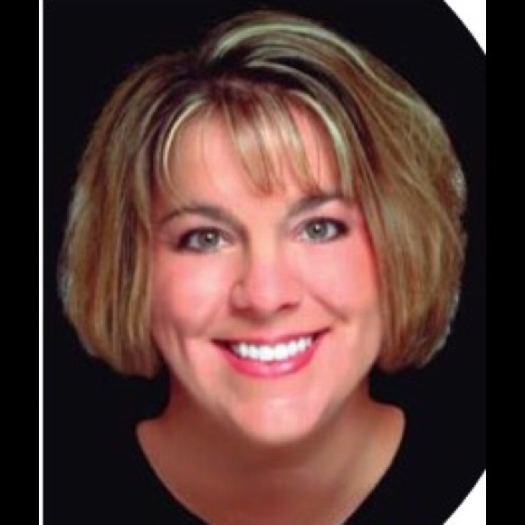 Meet your Posher, Joanna - Picture 1 of 1