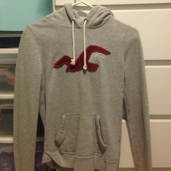 Gray Hollister sweatshirt