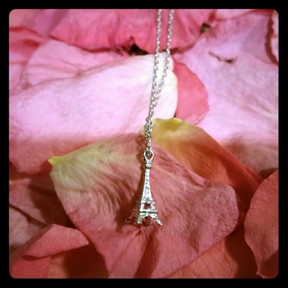 Eiffle tower charm necklace