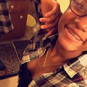 Meet your Posher, Aliza