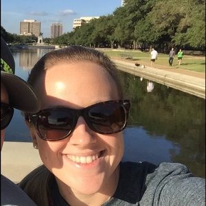 Meet your Posher, Kara