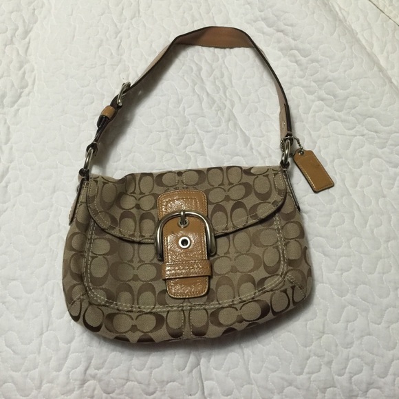 Beige coach bag
