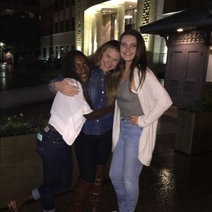 Meet your Posher, Faye