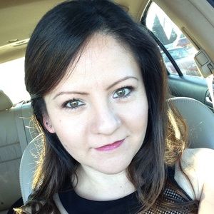 Meet your Posher, Laura