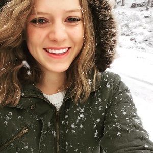 Meet your Posher, Cassie