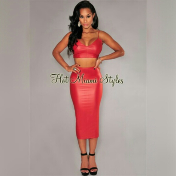 🚫SOLD🚫 Red Faux Leather Side Slit Two Piece Set - Picture 3 of 4