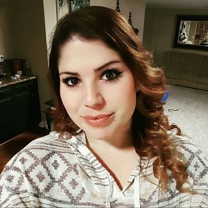 Meet your Posher, Alisha