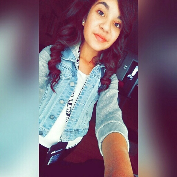 Meet your Posher, Alejandra